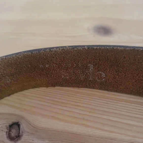 Classic Brown Leather Belt - Picture 8 of 8